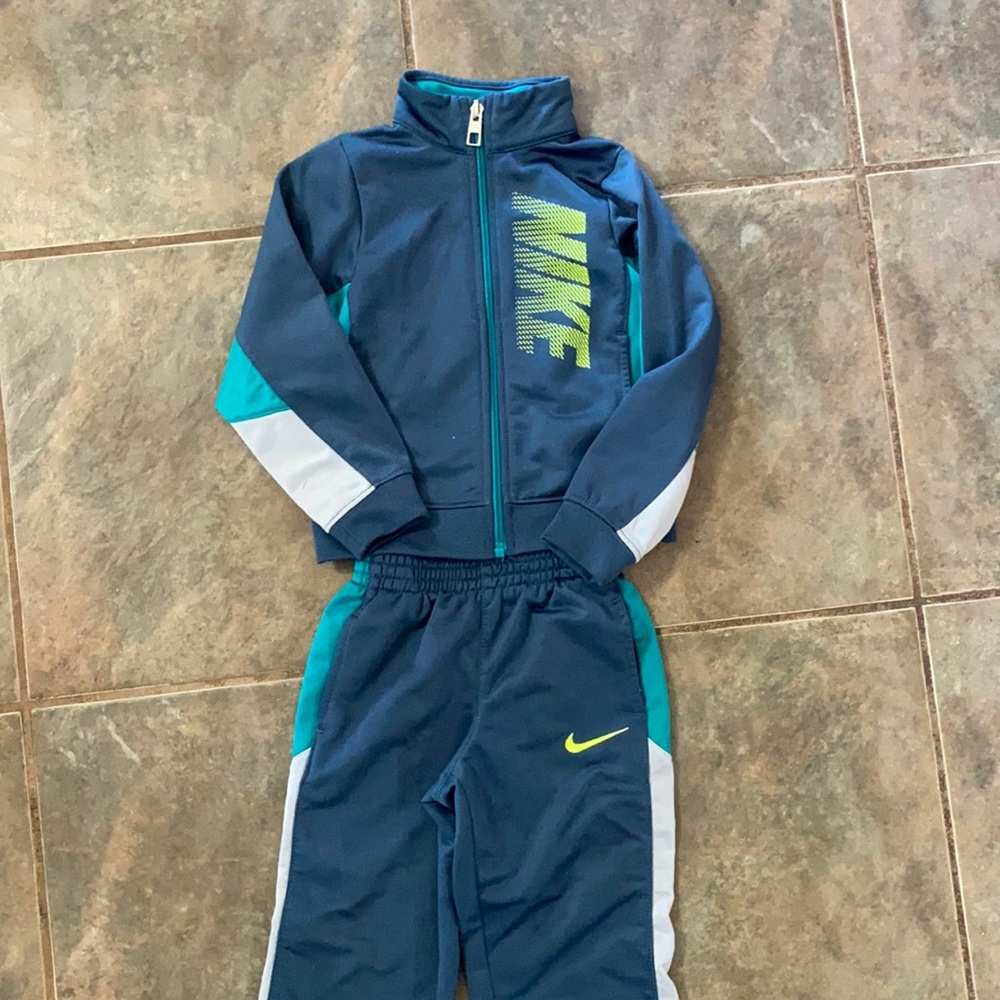 Nike Toddler boys set